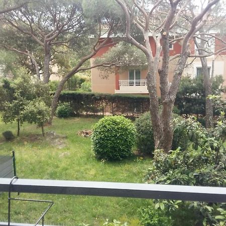 Appartement F3 Valescure Saint-Raphaël Екстериор снимка